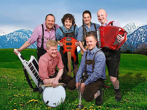 Persfoto van Zugabe, Schlagerband voor Duitse feesten te boeken bij Oktoberfeestartiesten.nl